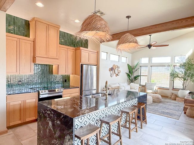 1208 Devine Dr, House other with 3 bedrooms, 2 bathrooms and null parking in Devine TX | Image 11