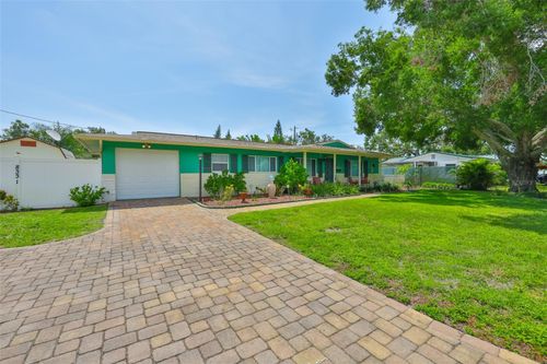 8331 14th Way N, SAINT PETERSBURG, FL, 33702-2837 | Card Image