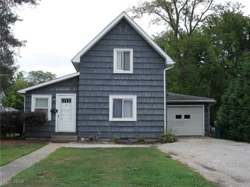 111 E Erie Street, Jefferson, OH, 44047 | Card Image