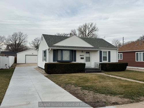 940 S Oak St, Grand Island, NE, 68801-7927 | Card Image