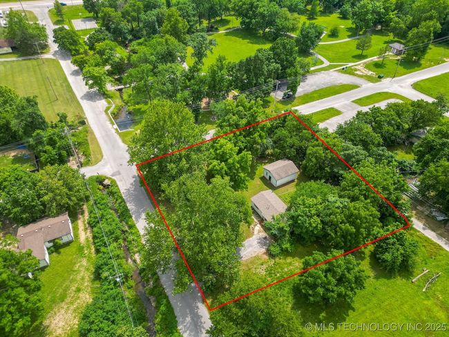 714 Maple St, House other with 2 bedrooms, 1 bathrooms and null parking in Sapulpa OK | Image 36