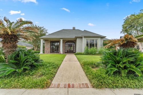 11142 S Lakeside Oaks Ave, Baton Rouge, LA, 70810-3073 | Card Image