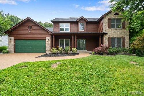 2582 Christopher Oaks Ct, Saint Louis, MO, 63129-5544 | Card Image