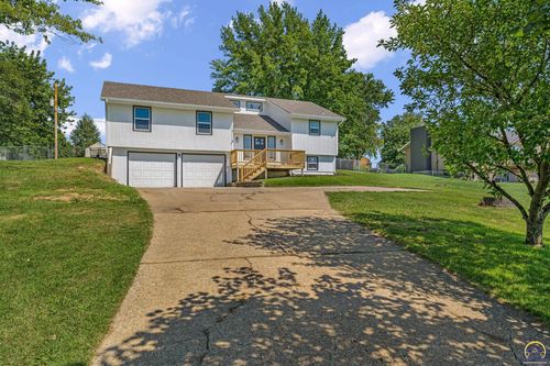 5328 Nw Green Hills Rd, Topeka, KS, 66618-1709 | Card Image