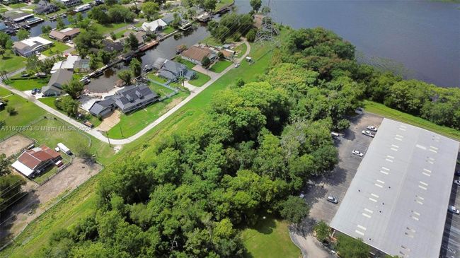 4420 Canal Dr, House other with 2 bedrooms, 3 bathrooms and null parking in Sanford FL | Image 8