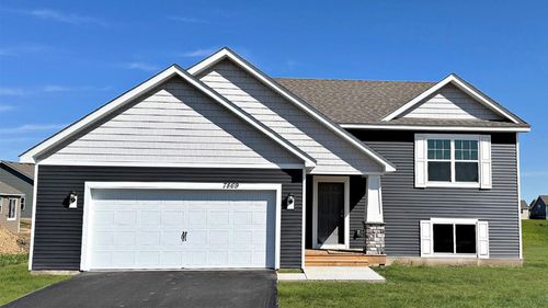 1662 Shasta Drive, Shakopee, MN, 55379 | Card Image