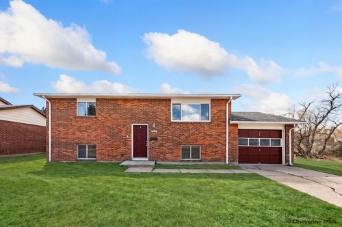 701 Melton St, Cheyenne, WY, 82009-4717 | Card Image