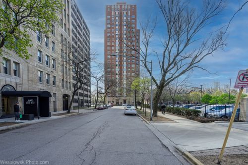 14b-5000 Cornell Ave, Chicago, IL, 60615-3033 | Card Image