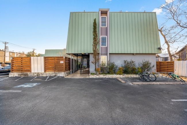 APT-110 - 3815 Guadalupe St, Condo with 2 bedrooms, 1 bathrooms and 2 parking in Austin TX | Image 22