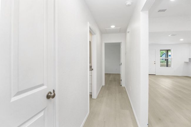 804 Bell St, House other with 3 bedrooms, 2 bathrooms and 2 parking in Coleman TX | Image 15
