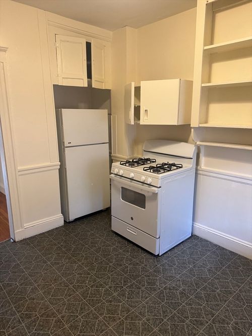 apt-5-332 Salem St, Malden, MA, 02148-4257 | Card Image