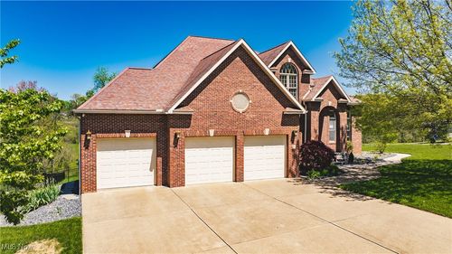 24 Westwood Dr, Parkersburg, WV, 26101-8646 | Card Image