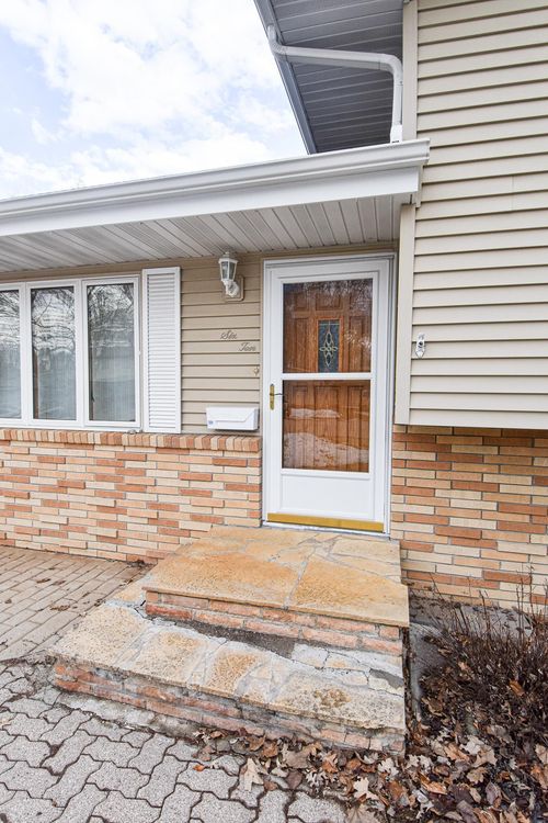 610 Kneale Avenue S, Thief River Falls, MN, 56701 | Card Image