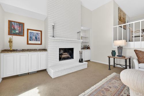 37 Greenside Way, San Rafael, CA, 94901 | Card Image