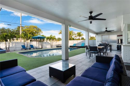 632 S Crescent Dr, Hollywood, FL, 33021-7504 | Card Image