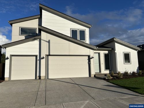 3076 Olympic St, Woodburn, OR, 97071-7770 | Card Image