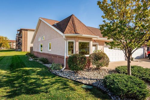 987 14th Ave E, West Fargo, ND, 58078-3311 | Card Image