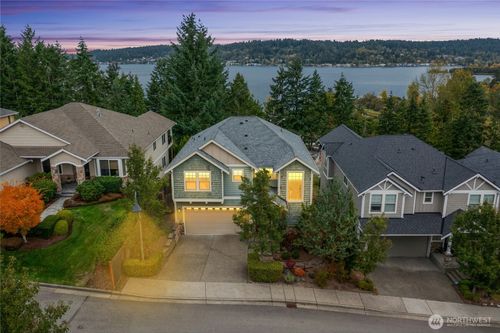 2744 Nw Pine Cone Pl, Issaquah, WA, 98027-8680 | Card Image