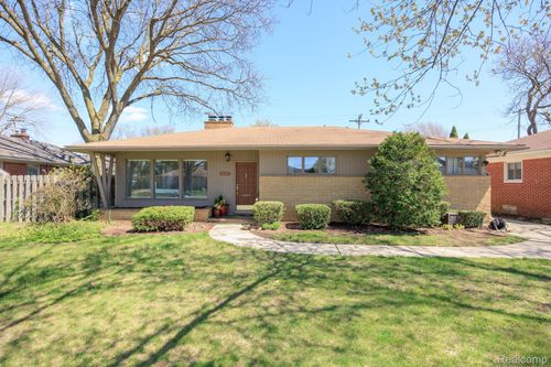 30712 Champine St, Saint Clair Shores, MI, 48082-1555 | Card Image