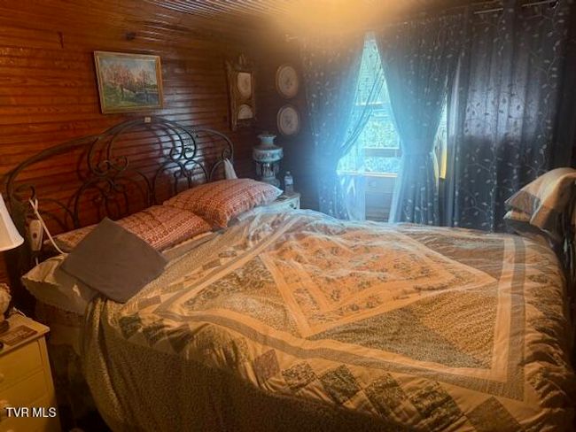 123 Mcmahan Gibbs Rd, House other with 2 bedrooms, 2 bathrooms and null parking in Roan Mountain TN | Image 22