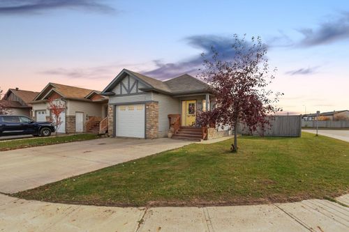 168 Hawthorn Way, Fort Mcmurray, AB, T9K0N8 | Card Image