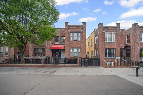 3720 Warren St, Jackson Heights, NY, 11372-8031 | Card Image