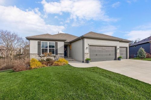 25496 148th Ter, Olathe, KS, 66061-7666 | Card Image