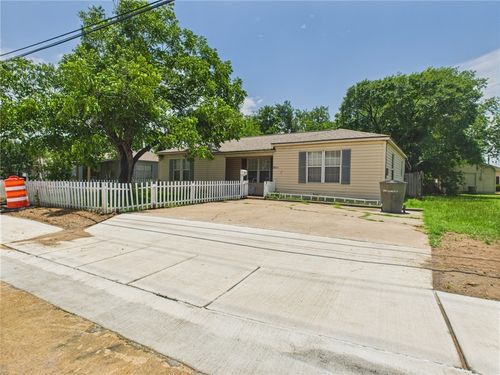 2702 Cavitt Ave, Bryan, TX, 77801-2113 | Card Image