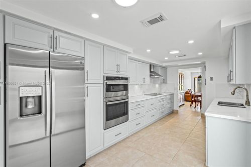 19435 E Lake Dr, Hialeah, FL, 33015-2215 | Card Image