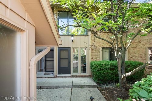 125-7203 Pebble Park Dr, West Bloomfield, MI, 48322-3507 | Card Image