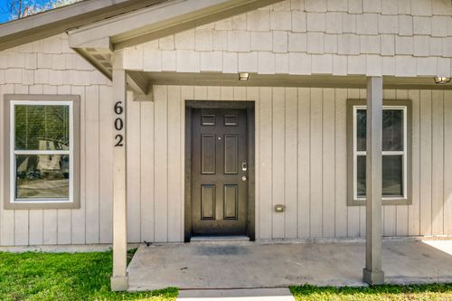 602 N Taylor St, Gainesville, TX, 76240-3463 | Card Image