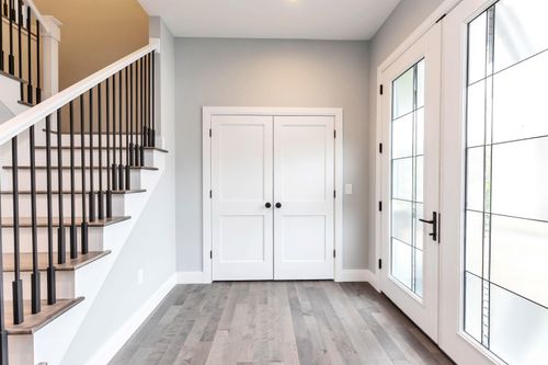 25 Indian Rock Rd, Bedford, NH, 03110-4219 | Card Image