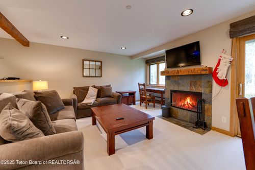 39-1-2-4450 Berry Dr, Wilson, WY, 83014 | Card Image