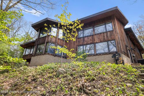 4 Elmhurst Blvd, Scranton, PA, 18505-2270 | Card Image