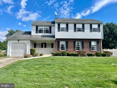 32 Stratford La, House other with 4 bedrooms, 2 bathrooms and null parking in MOUNT LAUREL NJ | Image 1