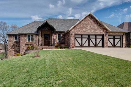 347 W Monarchwood Dr, Nixa, MO, 65714-7947 | Card Image