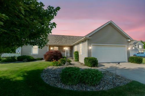 123 Belmont Ln, Niles, MI, 49120-7900 | Card Image