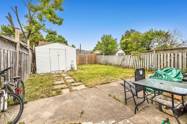 69 Newstead Cres, House attached with 4 bedrooms, 2 bathrooms and 3 parking in Brampton ON | Image 30