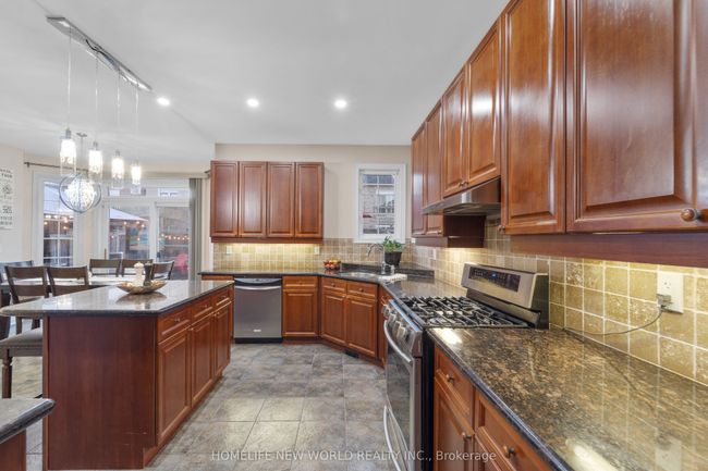 1033 Copperfield Dr, House other with 6 bedrooms, 6 bathrooms and 3 parking in Oshawa ON | Image 15
