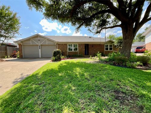 3705 Cobblestone Ct, Bedford, TX, 76021-2624 | Card Image