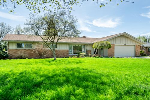 1636 S Bonny Bruce Dr, Stevensville, MI, 49127-9618 | Card Image