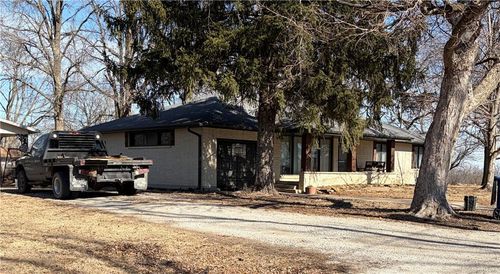 401 E College St, Gallatin, MO, 64640-9545 | Card Image