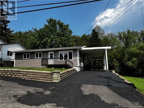 18 Av Marmen, Edmundston, NB, E3V2H2 | Card Image