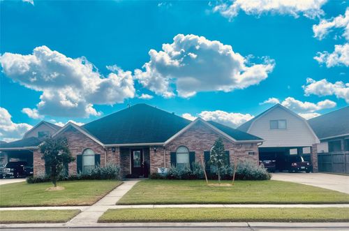 2105 Verde Valley Dr, League City, TX, 77573-6496 | Card Image