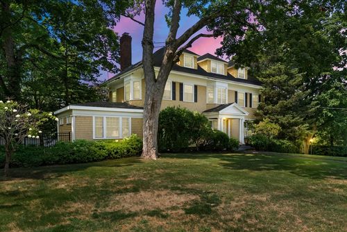 15 Summer St, Weymouth, MA, 02188-1513 | Card Image