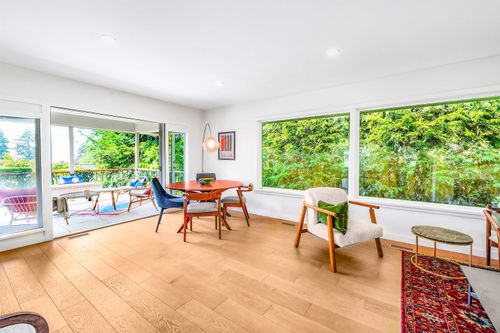 3277 Chesterfield Ave, North Vancouver, BC, V7N3M8 | Card Image