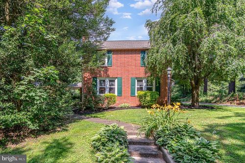 67 Beattys Tollgate Rd, MARIETTA, PA, 17547-9301 | Card Image