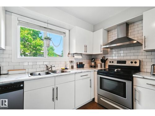 32-3812 20 Ave Nw, Edmonton, AB, T6L4B2 | Card Image
