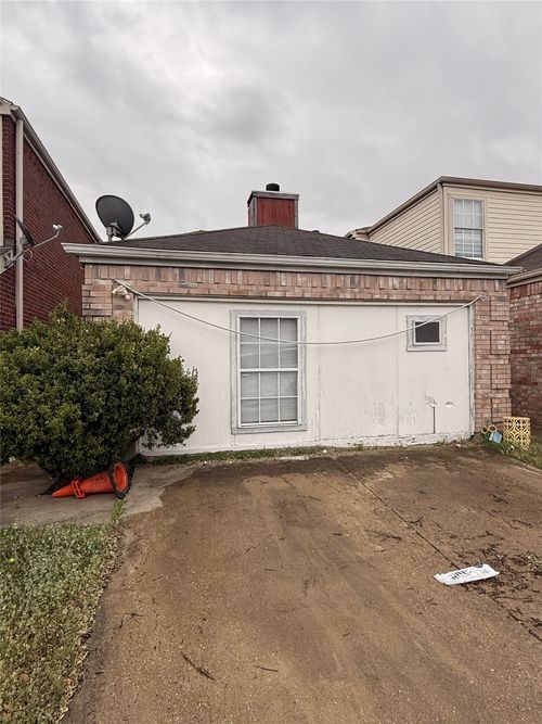 916 Fairbanks Cir, Duncanville, TX, 75137-4700 | Card Image