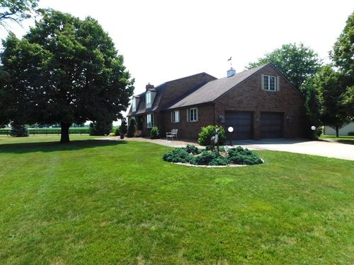 10766 E 7000n Rd, Grant Park, IL, 60940-5329 | Card Image